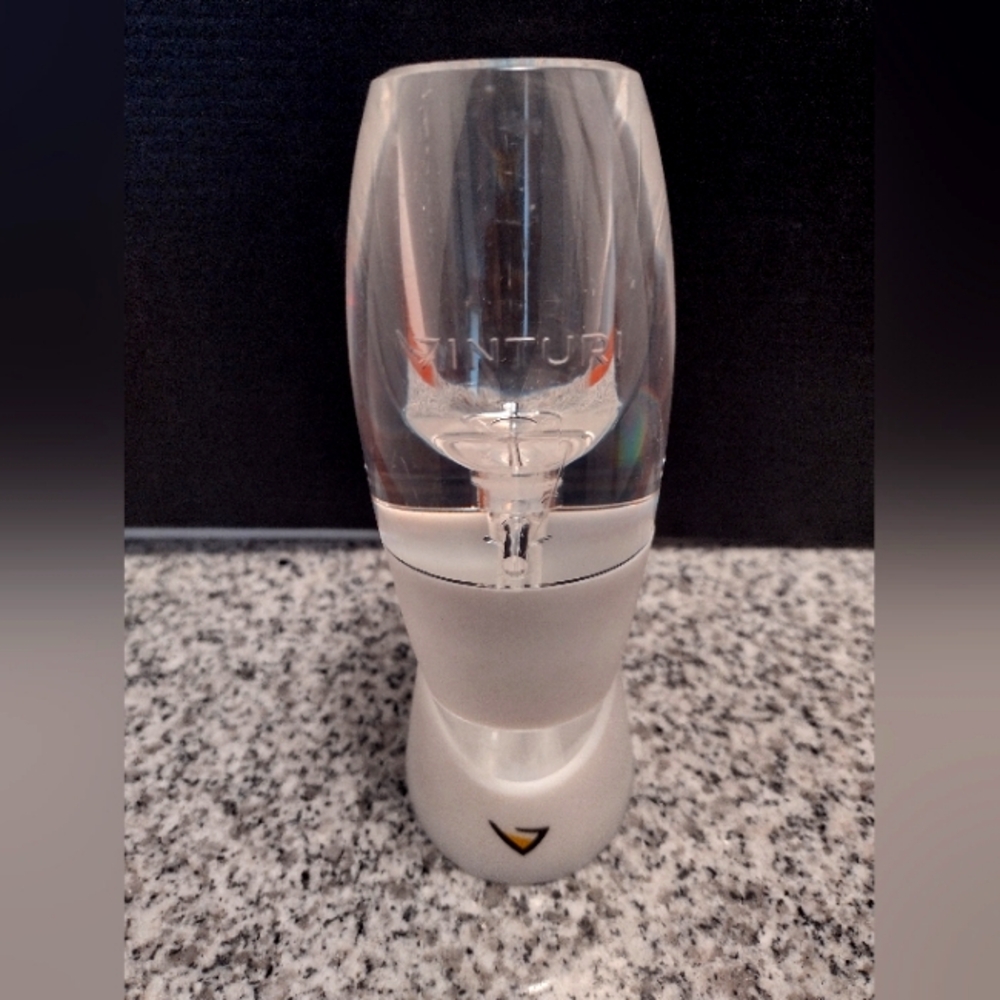 Vinturi Essential Wine Aerator with Base.